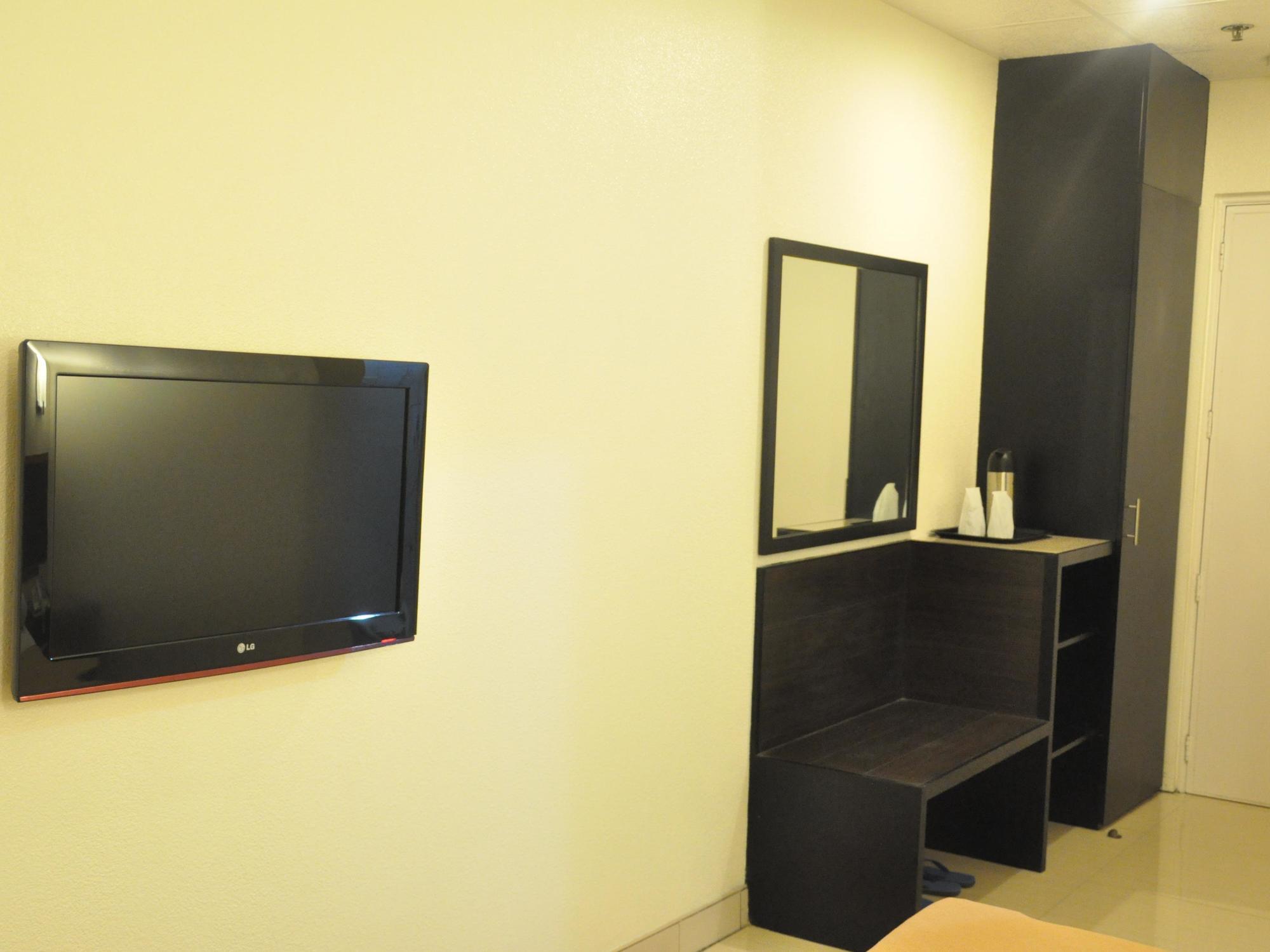 Iloilo Midtown Hotel Bagian luar foto
