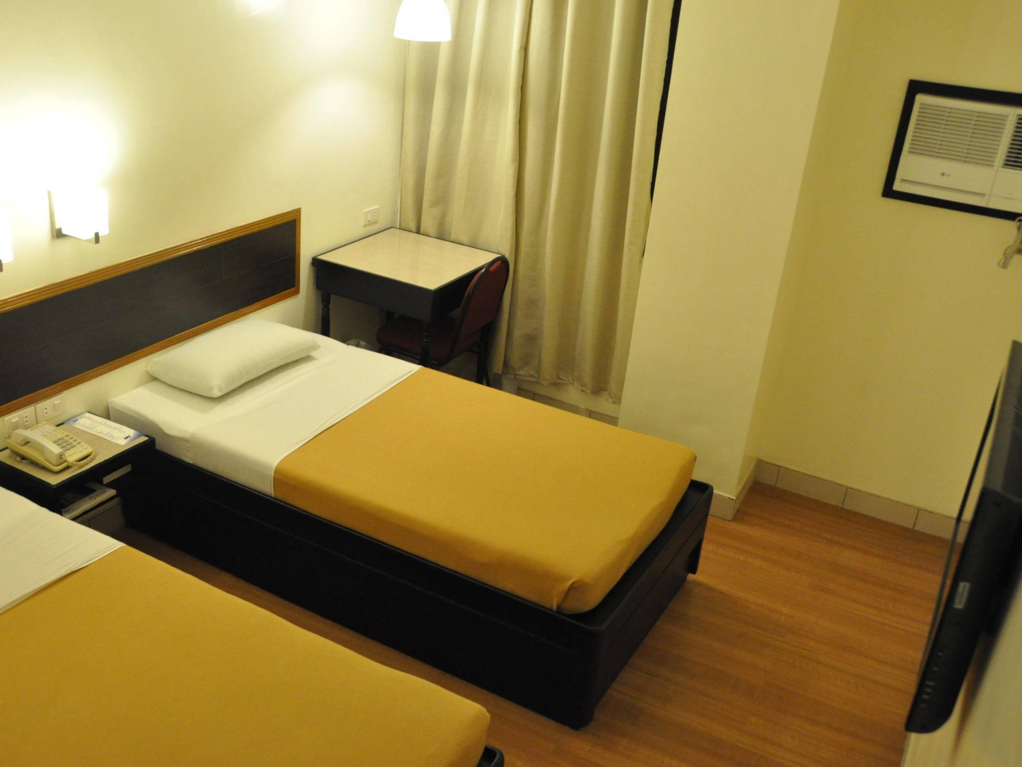 Iloilo Midtown Hotel Bagian luar foto
